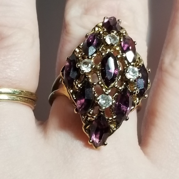 Relisted -Vintage purple gems ring 18k HGE cluster gold tone cocktail statement - Picture 12 of 15